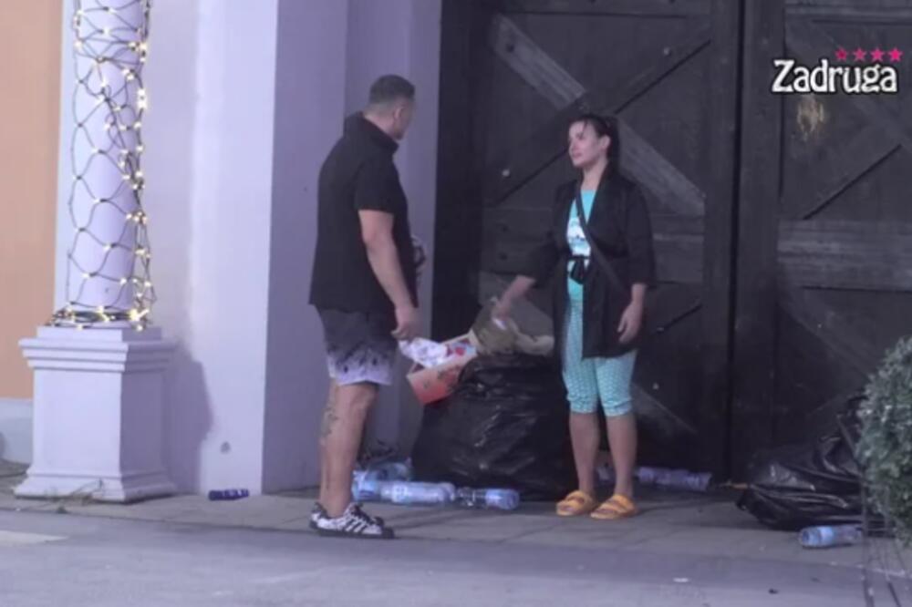 KRISTIJAN I KRISTINA U VELIKOM HAOSU: Ona plače na VRATIMA ZADRUGE, a on joj prilazi i radi nešto SUROVO!