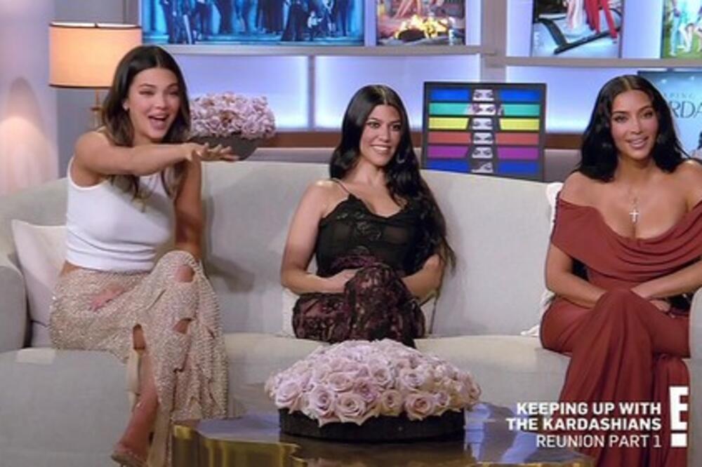 POMOĆU OVIH TRIKOVA ZA NEGU KOŽE KARDAŠIJANKE UVEK SIJAJU: Lako je, a i ne košta mnogo - oduševićete se!