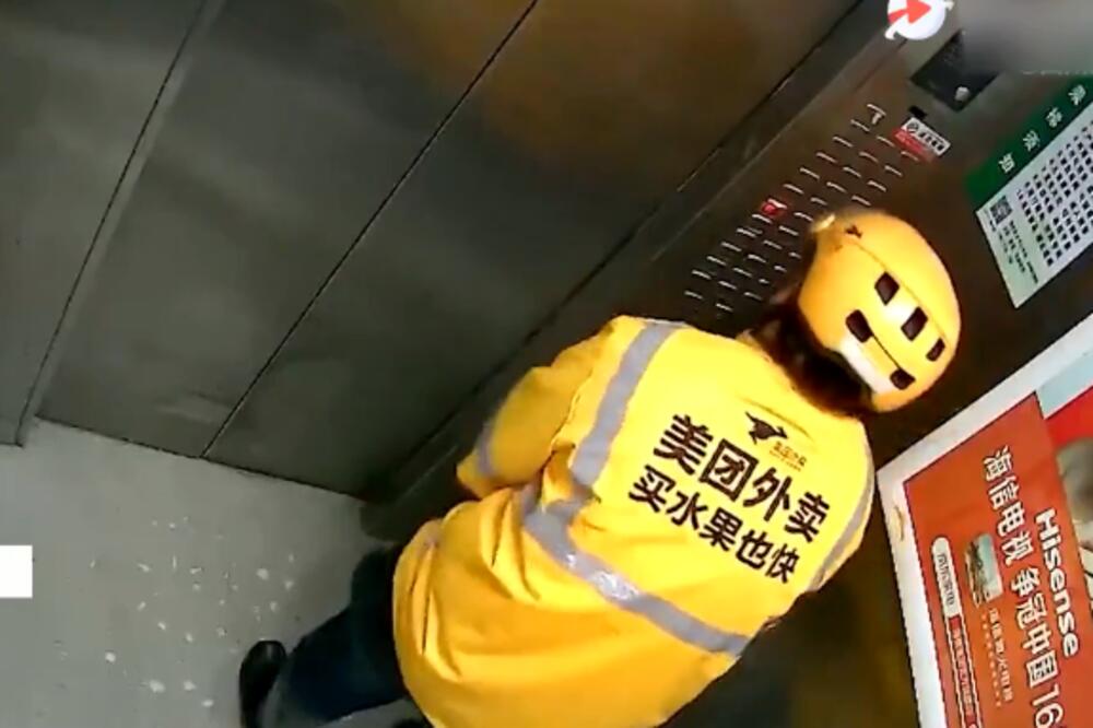 ALA, BRATE, ZAR JE BAŠ TU MORALO?! Snimak dostavljača kako obavlja nuždu U LIFTU zgrozio je sve (VIDEO)