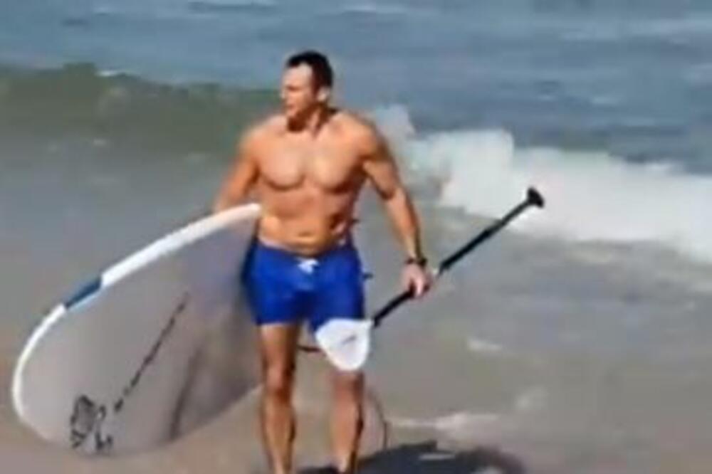 TELO IZRAELSKOG MINISTRA GLAVNA TEMA, OGLASIO SE I PREMIJER: Teraš muškarce da se stide pred svojim ženama! (VIDEO)