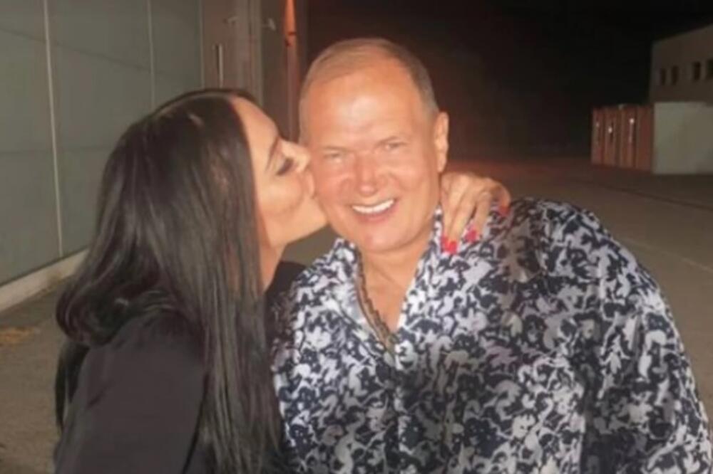 AU, KAKAV STRASNI POLJUBAC! Osman Karić je pravi SREĆNIK, VRELA crnka baš njega LJUBI: Desilo se ZA VREME REKLAMA!