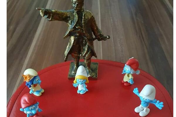 UŽASAN BLAM: Belgijskog direktora proglasili za RASISTU zbog BEZAZLENE ŠALE, TRAŽE da ga PROTERAJU IZ SRBIJE!