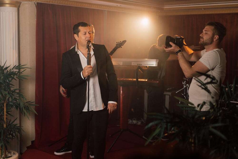 Aco Pejovic pesmu posvetio preminulom prijatelju i menadžeru Boru Laleviću