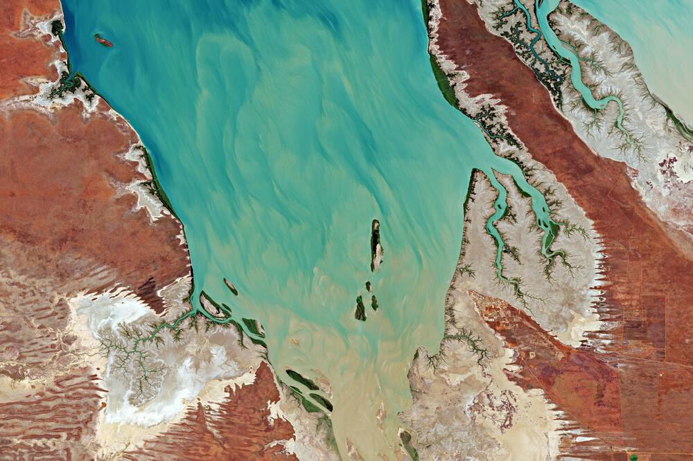 ISTORIČAR SLUČAJNO NALETEO NA DREVNO OTKRIĆE: Pokupio na PLAŽI, nije imao POJMA o čemu se radi! (FOTO) (VIDEO)