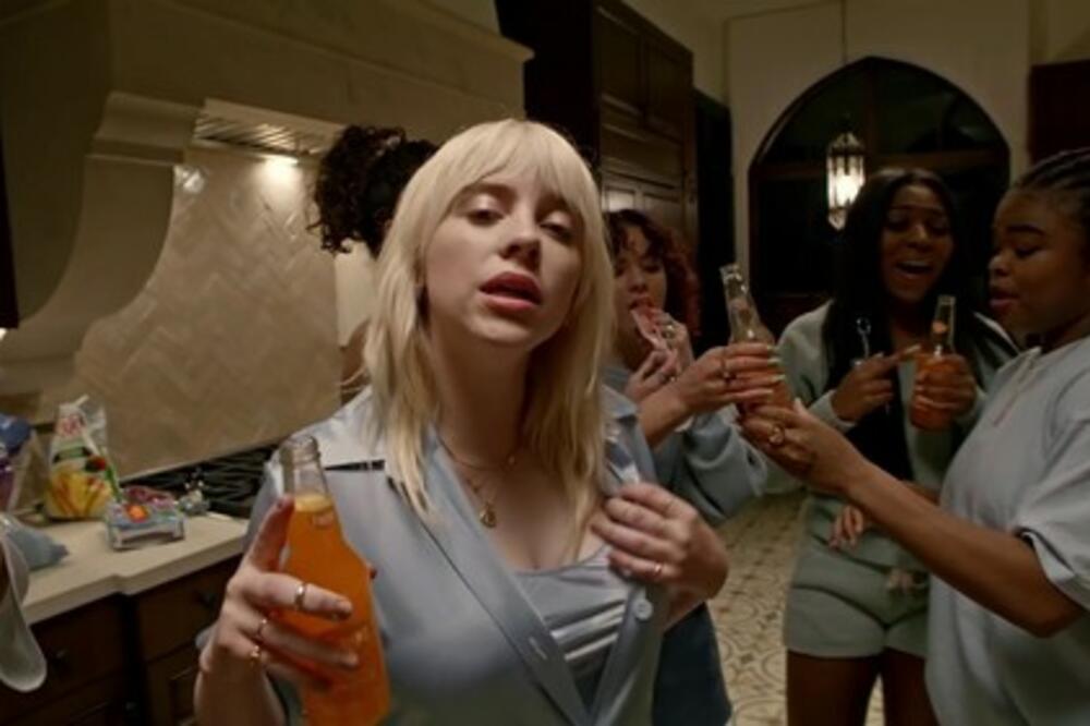 PAPARACI IH UHVATILI U PRISNOJ ŠETNJI I TRENUTKU NEPAŽNJE: Kriju ljubavnu priču, ne prate se na Instagramu!