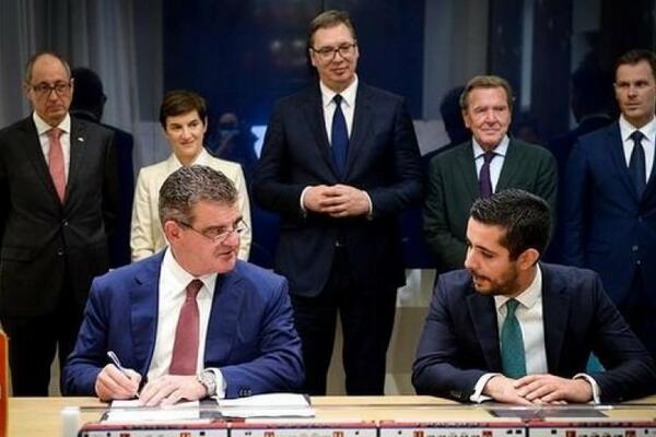 MALI SA PREDSTAVNICIMA ŠVAJCARSKE KOMPANIJE: Štadler je zainteresovan za otvaranje fabrike u Srbiji!