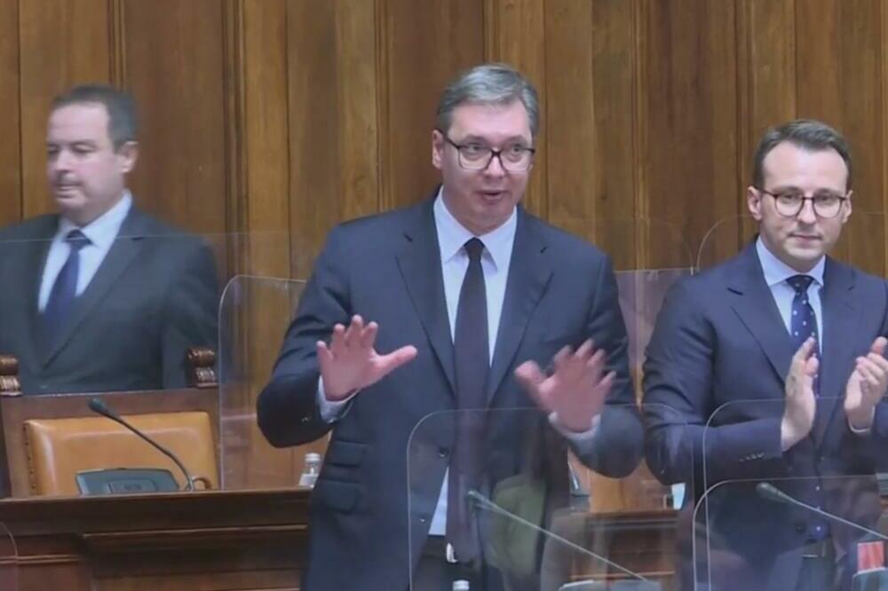 VUČIĆ - NEĆU DA BEŽIM NITI DA POTPIŠEM PRIZNANJE: Lažu vas kada kažu da nam PRIPADA 50 odsto imovine KOSOVA!