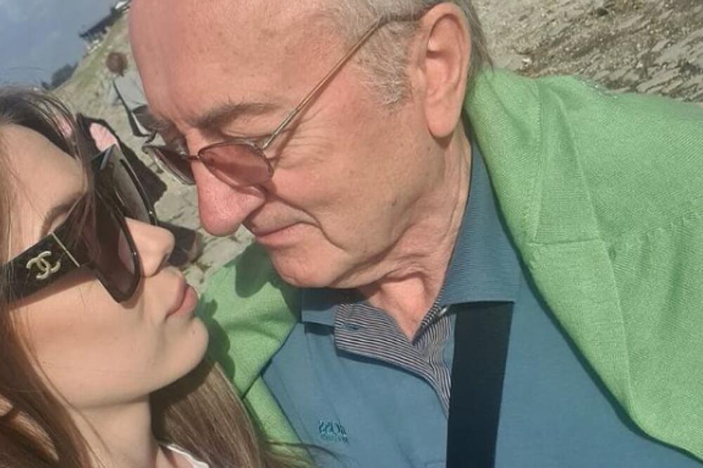 RIJALITI LJUBAVNICA MU OSVOJILA SRCE: Pogledajte šta radi DEDA kojeg je Milijana PREVARILA pred MILIONIMA!