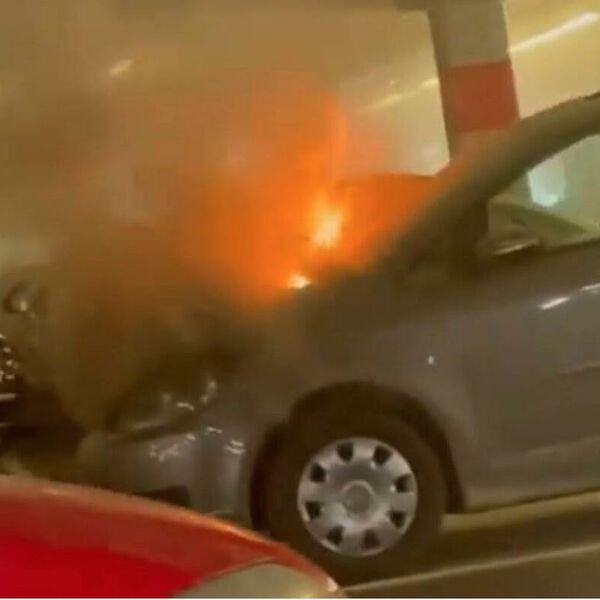 IZGOREO AUTO U LEPOSAVIĆU: Sumnja se da je POŽAR PODMETNUT