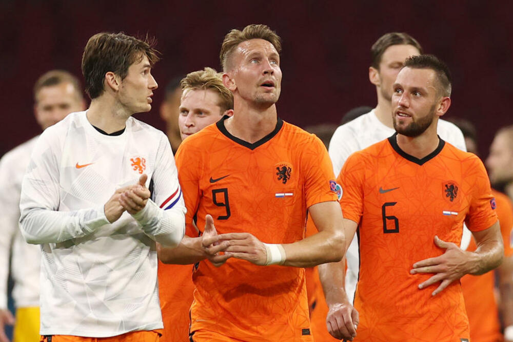 LOŠA VEST ZA DE BURA: Holandija ostala bez de Jonga do kraja EURO-a!
