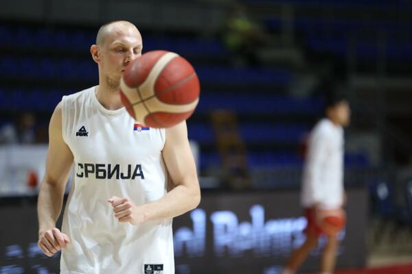SRBI PREDVODILI CSKA: Davidovac i Milutinov su bili odlični, bivši košarkaš Zvezde upisao dabl dabl!