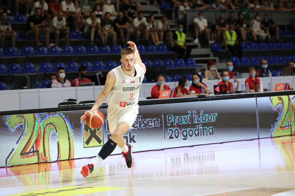 FILIP PETRUŠEV OTKRIO KO MU JE BIO IDOL! Broj na dresu ima posebnu simboliku i vezu sa Srbijom! (VIDEO)