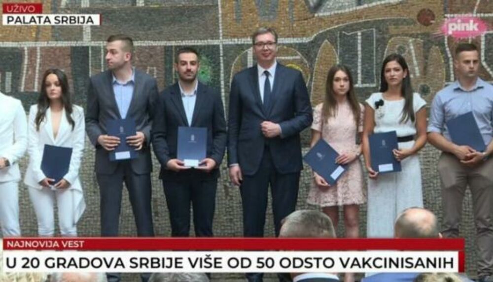 Aleksandar Vučić, Studenti