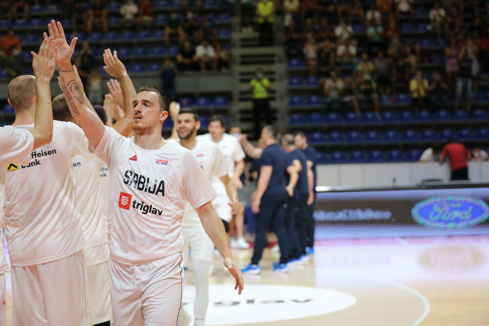 SRPSKI KOŠARKAŠ JE U FORMI: Bek Monaka nastavlja da "zatrpava" svakog protivnika!