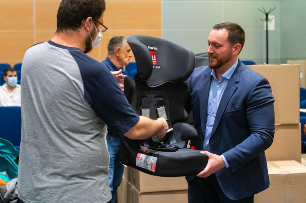 PRONATALITETNA POLITIKA APSOLUTNI IMPERATIV GRADSKE OPŠTINE STARI GRAD – DODELjENA BESPLATNA AUTO SEDIŠTA