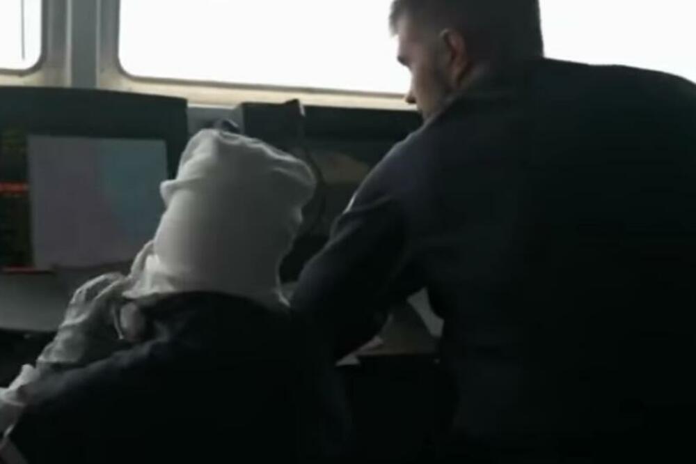 POJAVILI SE NOVI SNIMCI BLISKOG SUSRETA NA CRNOM MORU: Pogledajte kako je bilo na BRITANSKOM RAZARAČU (VIDEO)