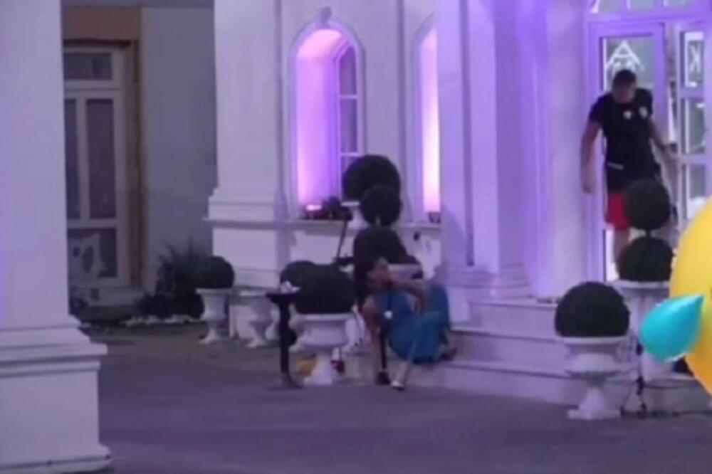 STEFANU KARIĆU STIGLA TAJNA PORUKA: Uneta informacija iz SPOLJNOG sveta!