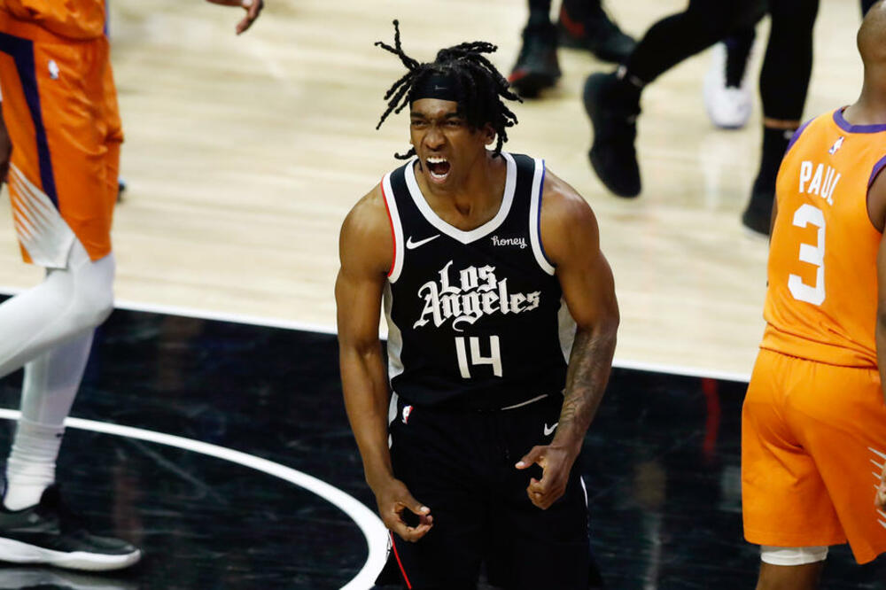 KLIPERSI PREKINULI STRAŠNI NIZ FINIKSA: Pol se vratio, ali Džordž i Džekson ugasili "Sunca" kanonadom! (VIDEO)