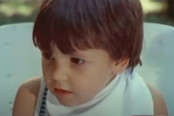 SVI SU BAR JEDNOM IZGOVORILI "MANJE VINA, MANJE VINA": Omiljeni dečak iz "Varljivog leta '68" postao ZGODAN MOMAK!