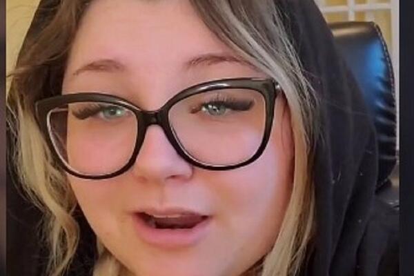 LJUBAV IM CVETALA SVE DOK NIJE DOŠLO DO INTIMNIH ODNOSA: "Kada je skinuo bokserice, ZAPREPASTILA SAM SE"! (VIDEO)