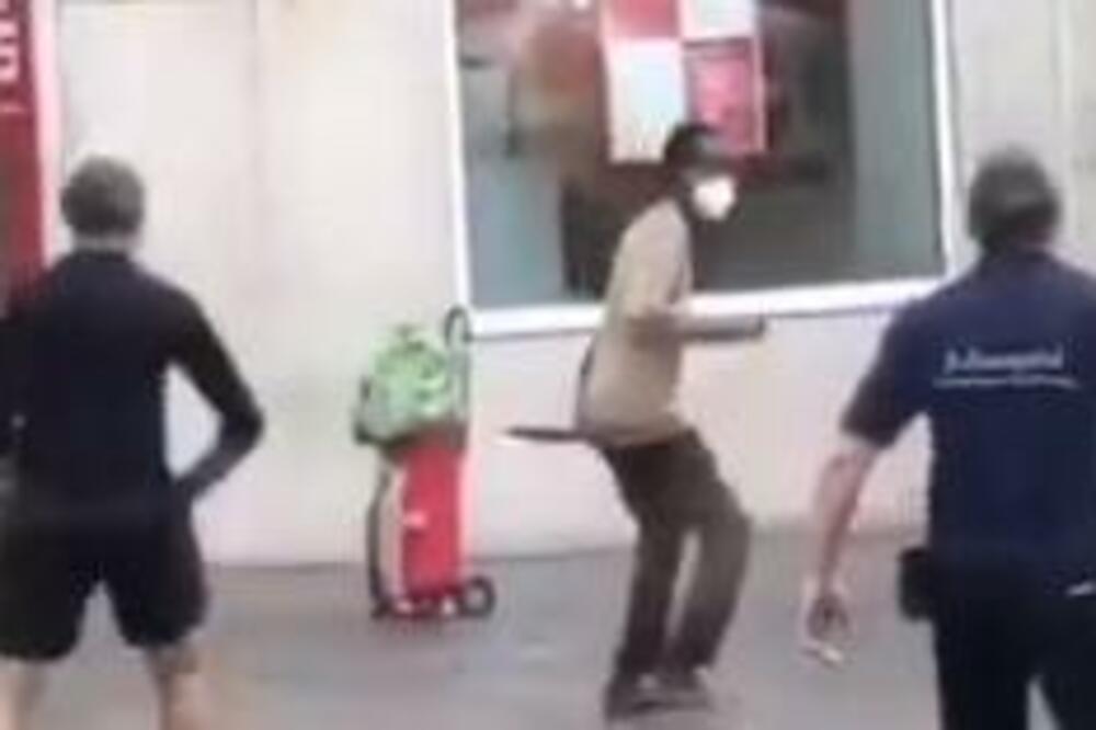 KRVAVI NAPAD U NEMAČKOJ, TROJE MRTVIH, IMA I POVREĐENIH: Policija upucala i privela napadača (VIDEO)