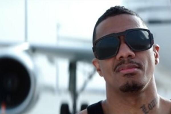 NIJE ČUO ZA KONDOME! VODITELJ OČEKUJE ČETVORO DECE ZA ŠEST MESECI: Imao je odnose sa VIŠE OSOBA! (FOTO)