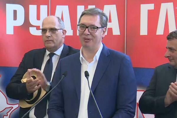 VUČIĆ OBEĆAO RADNICAMA U RUDNOJ GLAVI: Veće plate od sledećeg meseca