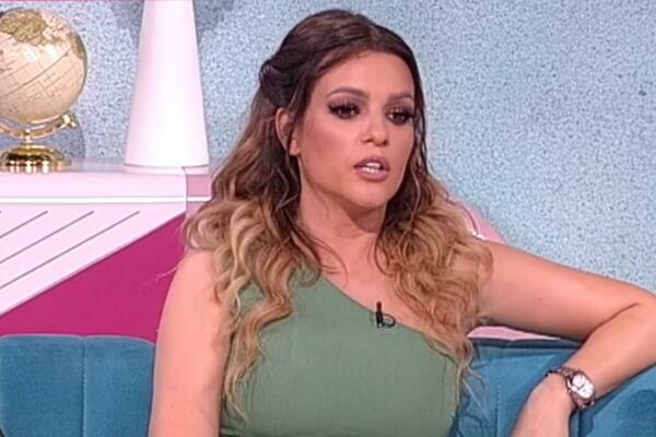 JELENU KOSTOV SU OBOŽAVALI U GRANDU, A ONDA JE SAMO NESTALA: Evo gde je danas i šta radi, više NIJE PEVAČICA