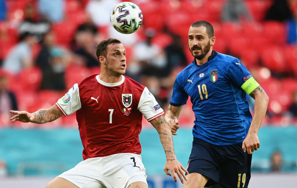 Marko Arnautović, Leonardo Bonući