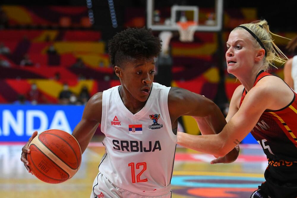 IVON ANDERSON OTKRILA: Naučila sam reči himne nedelju dana pre EP-a, to je stvar PONOSA!