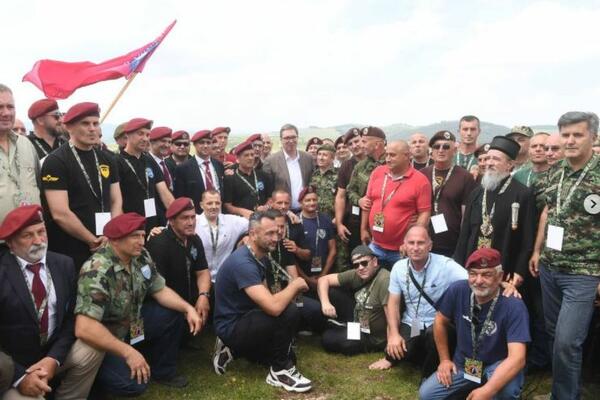 VUČIĆ SE ZAHVALIO HEROJIMA S KOŠARA: Rana i životima ste nam dali da budemo ovde! (FOTO)