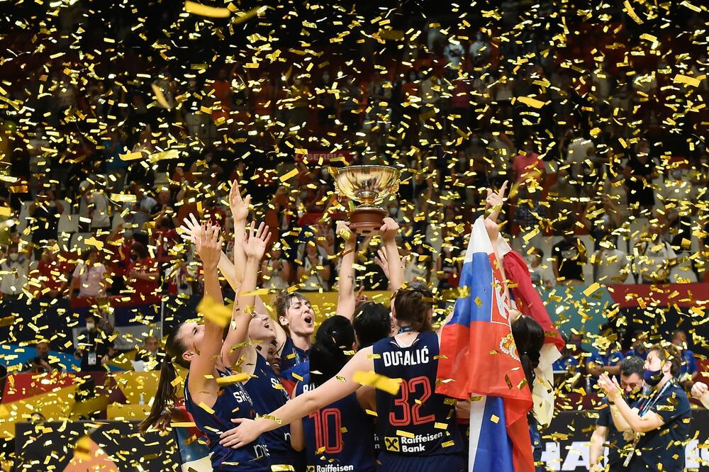 SRBI ZAPALILI TVITER, U SVOM STILU LIKUJU ZBOG NOVOG ZLATA: Stigla i poruka za Nikolu Jokića!