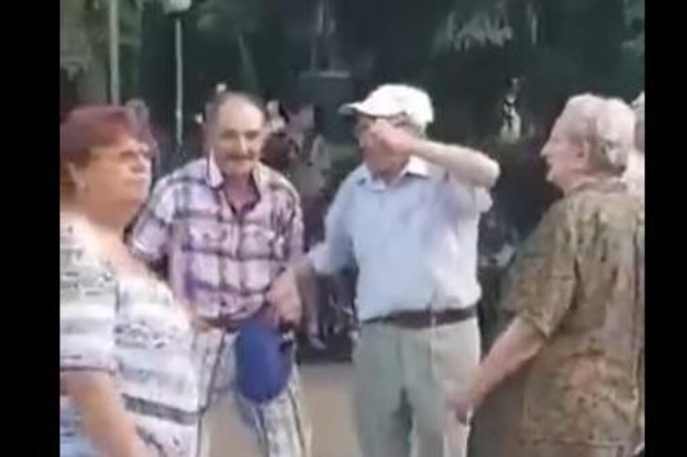 DEKE RAZBILE INTERNET: Ovakve plesne korake nemaju ni MLADI, pogledajte šta rade! (VIDEO)