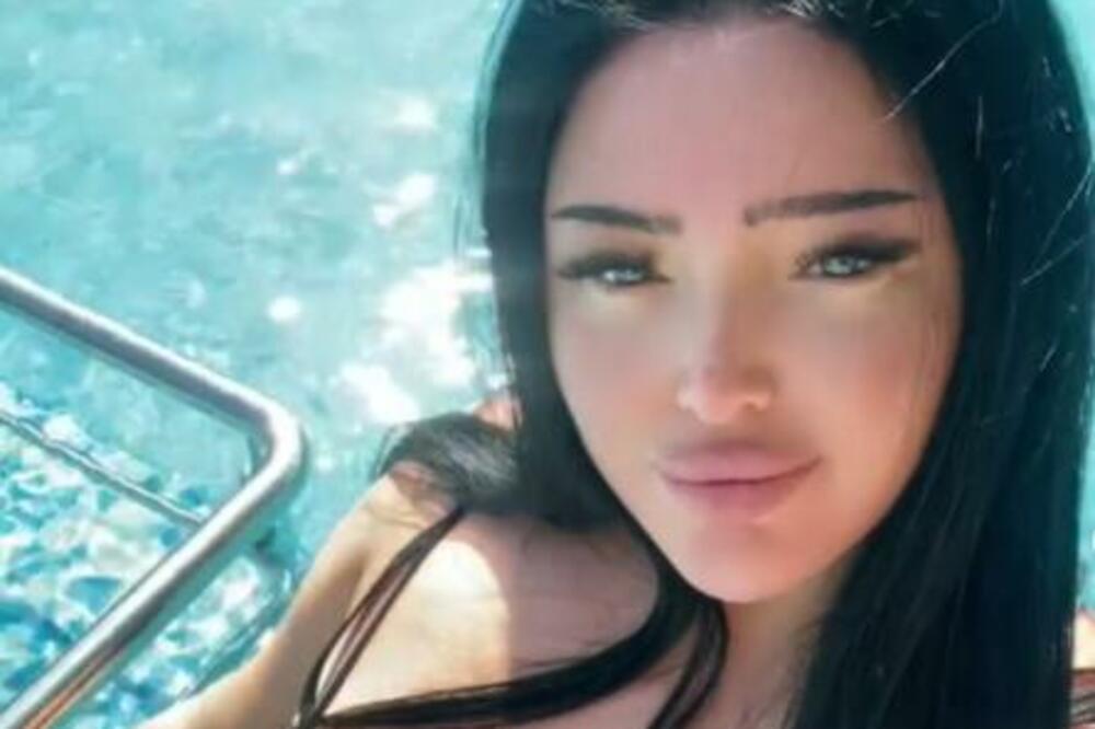 KAKVA PODRŠKA FUDBALERIMA HRVATSKE: Navijačica ofarbala grudi i sve to podelila sa pratiocima (FOTO)