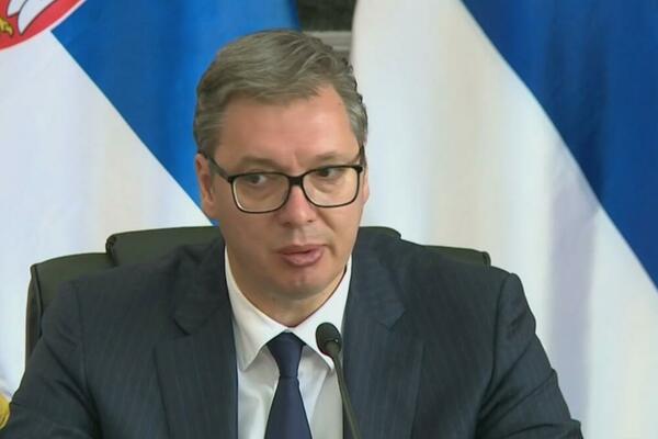 VUČIĆ: Verujem da će do kraja godine biti 9 auto-puteva, pomagaćemo NAJUDALJENIJE KRAJEVE i ojačati državne fabrike
