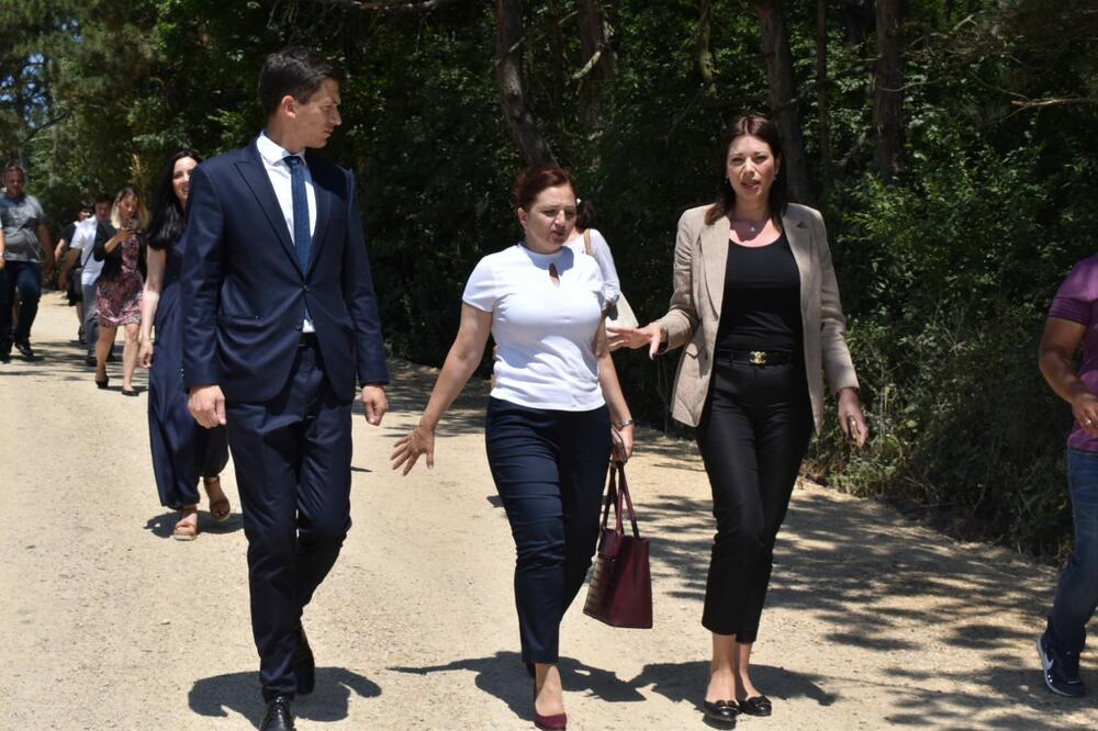 Vujović obišla lokaciju za izgradnju Regionalnog centra za upravljanje otpadom „Kruševac – Srnje“