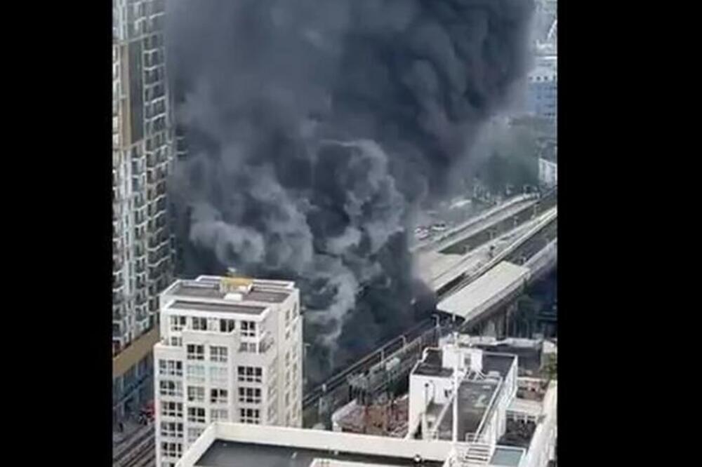 OGROMAN POŽAR IZBIO NA METRO STANICI U LONDONU: Putnici hitno evakuisani! (VIDEO)