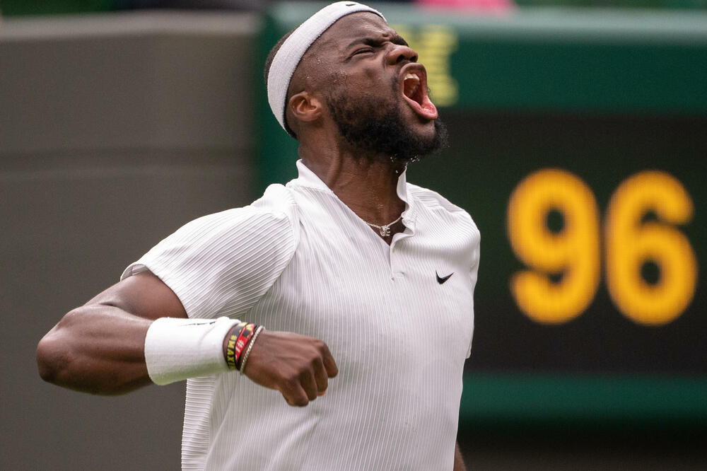 TREBALO JE DA PREKINU MEČ ZBOG OVOGA: Američki teniser sve šokirao svojim potezom na terenu! (VIDEO)