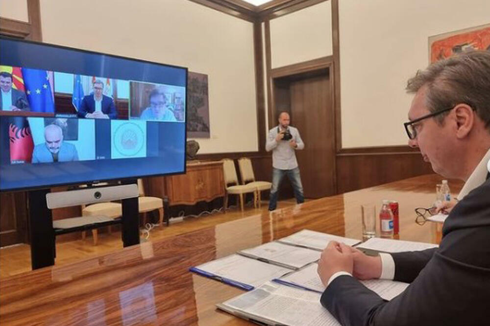 PREDSEDNIK VUČIĆ NA KONFERENCIJI MALI ŠENGEN: Putem video-linka razgovarao sa Ramom i Zaevim (FOTO)