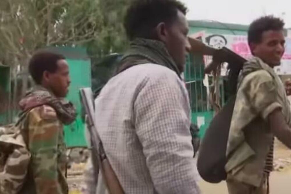 ADIS ABEBA: Hiljade regrutera prodefilovalo gradom, glavni slogan "Etiopija zove"