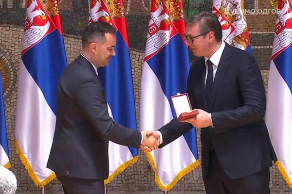 ODLIKOVAN I NINOSLAV CMOLIĆ za borbu protiv organizovanog kriminala! "Nastavićemo još JAČE i istrajnije"