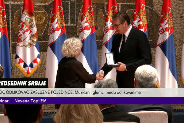 PREDSEDNIK URUČIO ODLIKOVANJE EVI RAS: I ona je njemu priredila iznenađenje
