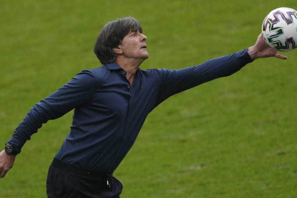 LEV NIKAKO DA SE NEGDE UDENE: Bivši selektor Nemačke i dalje čeka na ponude klubova!