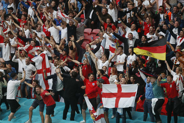 NA UDARU UEFA: Kreće istraga protiv engleskih HULIGANA