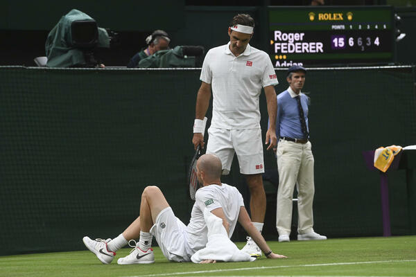 FEDERERA SPASILA POVREDA FRANCUZA: Manarino predao meč Švajcarcu, vodio je 2:1 u setovima!