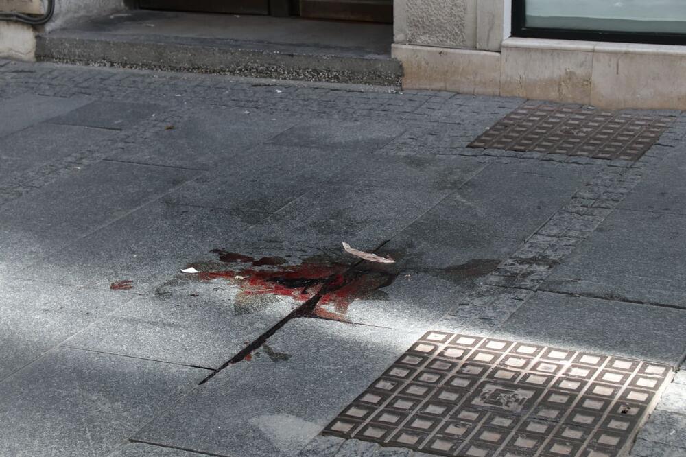 GDE JE PAMET? Bežali od policije, pa skočili sa zgrade u sigurnu smrt!