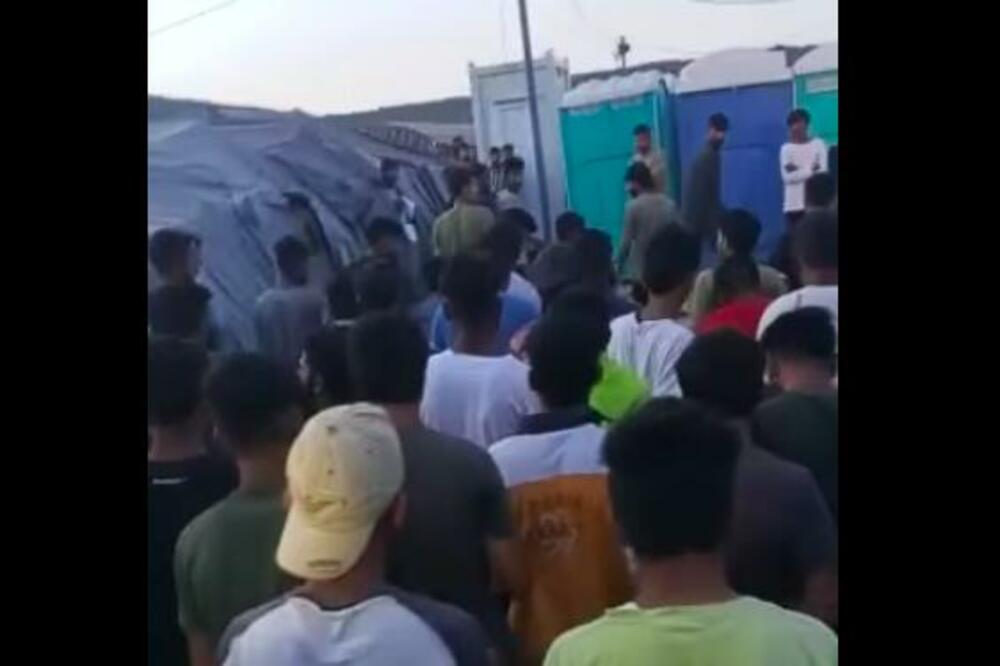 DRAMA U PRIHVATNOM CENTU U BIHAĆU: Pronađen mrtav migrant, napadnuta policija, ispaljeni hici UPOZORENJA! (VIDEO)
