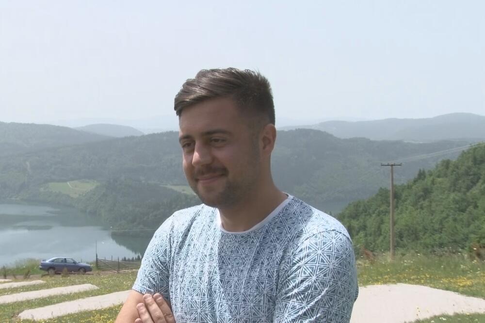 FILIP NAPUSTIO GRAD I OTIŠAO NA SELO, NIJE ZAŽALIO UOPŠTE: Otkrio je pogled od MILION DINARA! (FOTO)
