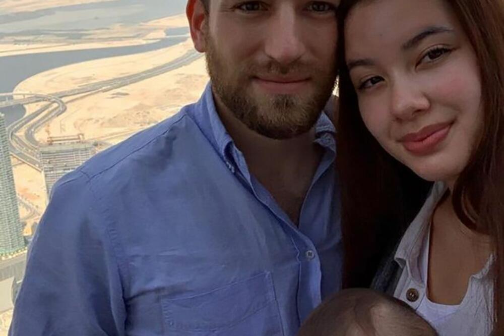 GRČKI PILOT KOJI JE ZADAVIO SVOJU SUPRUGU ŽELI DA SE STARA O ĆERKI IZ ZATVORA: Sud mu oduzeo roditeljska prava!