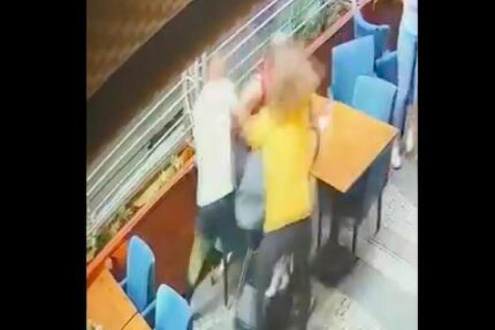 STRAVIČAN SNIMAK NASILJA: Uzeo čašu sa stola pa BRUTALNO pretukao ženu, i to sve pored BEBE! (UZNEMIRUJUĆ VIDEO)